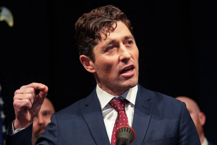 ‘Playing with fire’: Trump warns Minneapolis mayor after refusal to enforce federal immigration laws ‘Playing with fire’: Trump warns Minneapolis mayor after refusal to enforce federal immigration laws