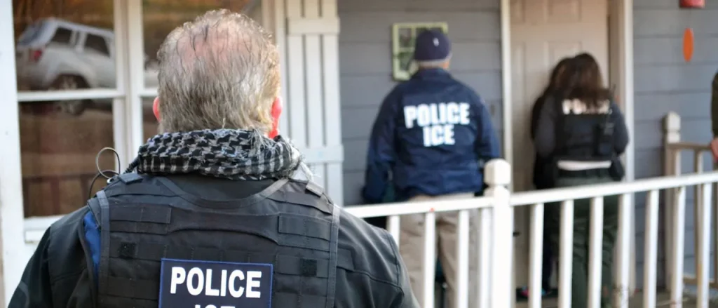 ICE issues memo granting agents wider warrantless arrest authority ICE issues memo granting agents wider warrantless arrest authority