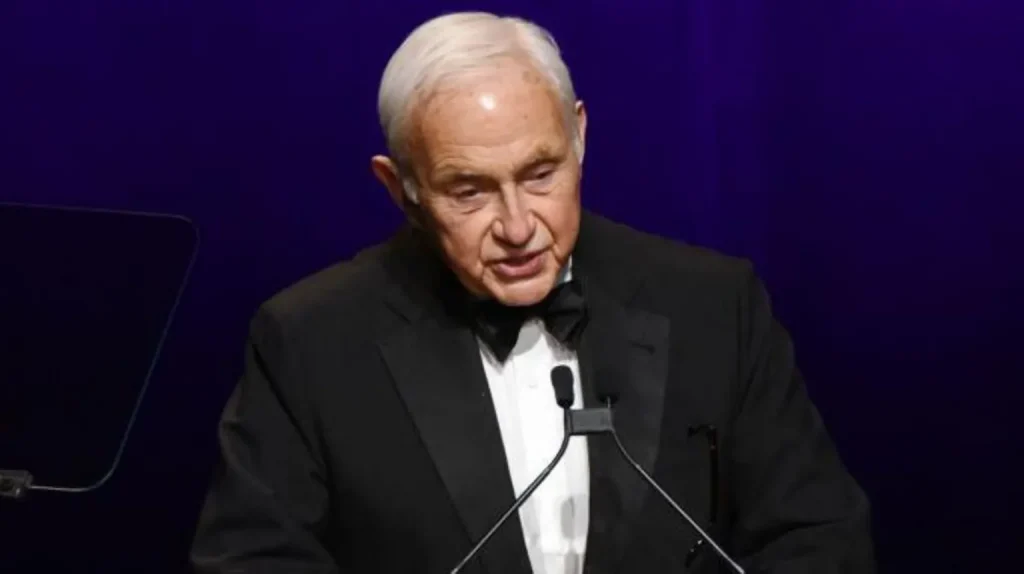 Billionaire Lex Wexner tells US lawmakers he was ‘naive’ and ‘conned’ by Epstein Billionaire Lex Wexner tells US lawmakers he was ‘naive’ and ‘conned’ by Epstein