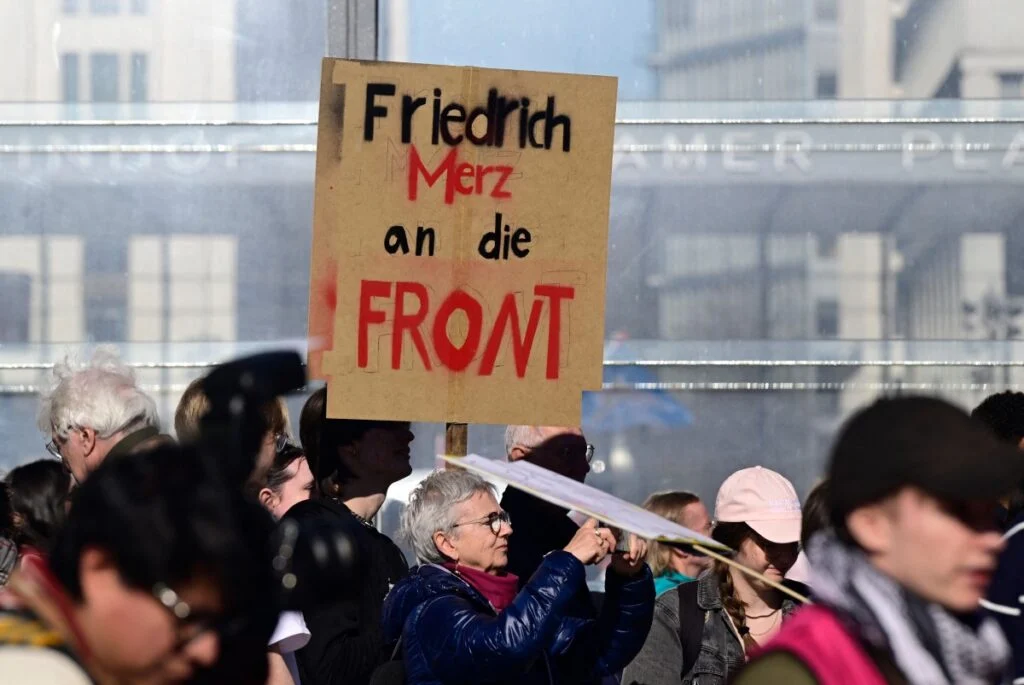 German students protest over ‘new military service’ plans