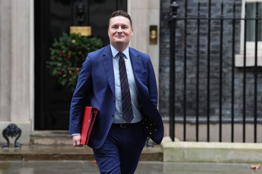 Top UK minister resigns, blasts Starmer’s leadership Top UK minister resigns, blasts Starmer’s leadership