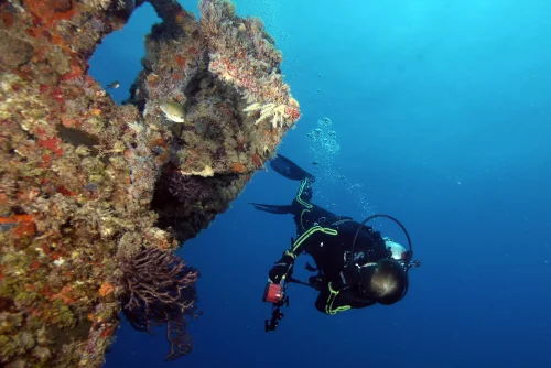 Five Italians die in underwater Cave diving accident in Maldives Five Italians die in underwater Cave diving accident in Maldives