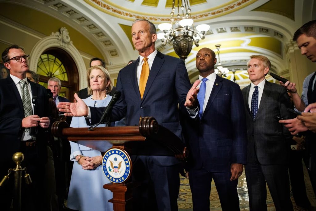 Senators to suspend their pay during government shutdowns Senators to suspend their pay during government shutdowns