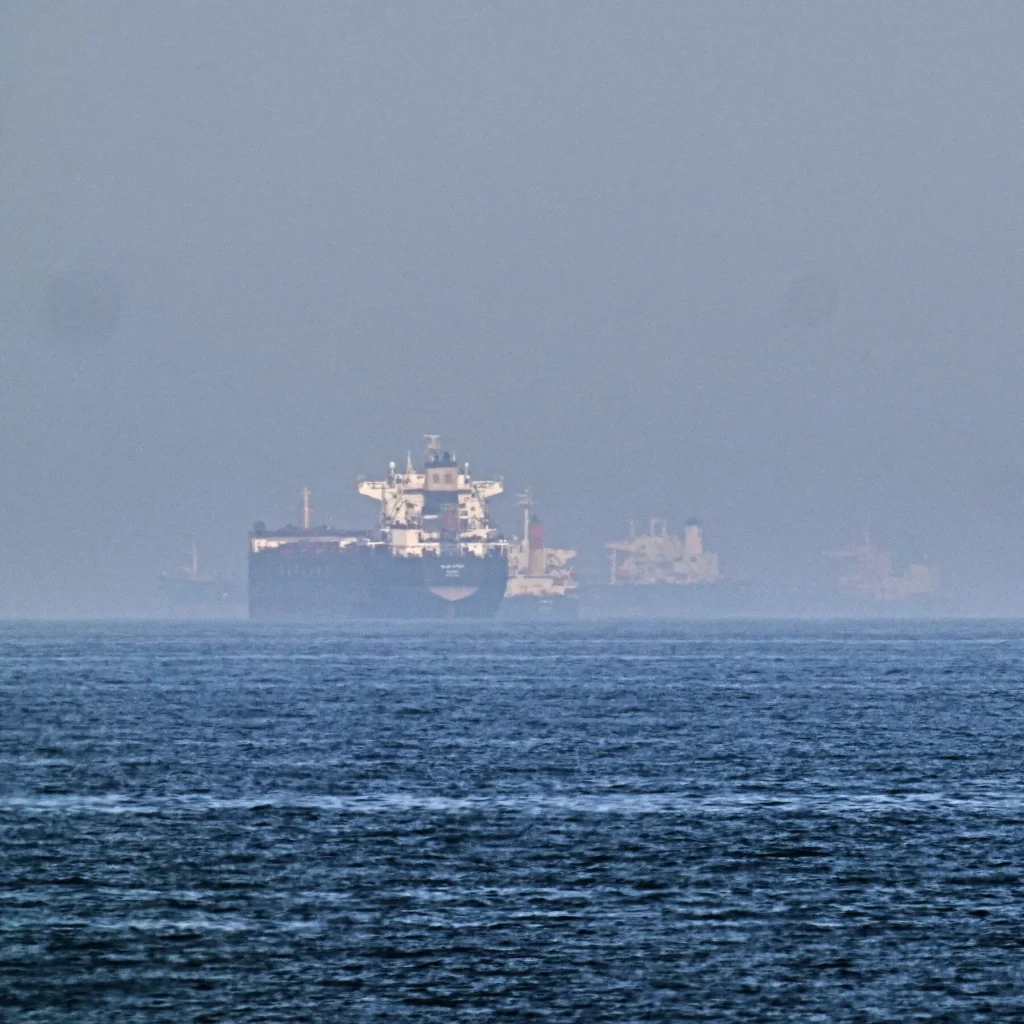 As Trump meets Xi, Iran lets Chinese ships through Strait of Hormuz As Trump meets Xi, Iran lets Chinese ships through Strait of Hormuz
