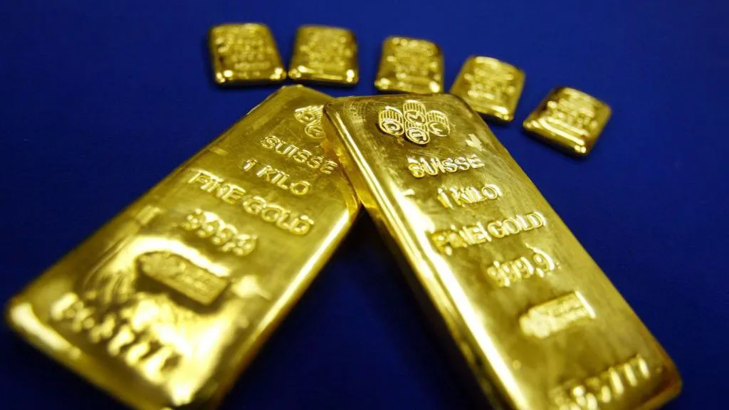 Ex-CIA officer accused of hiding m in gold bars in his home