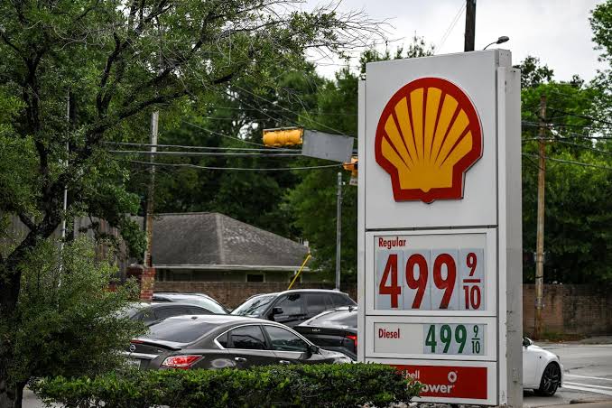 Rising fuel costs put White House under mounting pressure