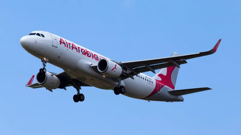 Body found in aircraft landing gear at Gatwick Airport Body found in aircraft landing gear at Gatwick Airport