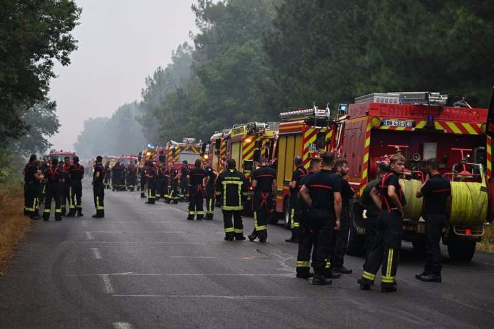 Wildfires displace over 250,000 people across France and Spain