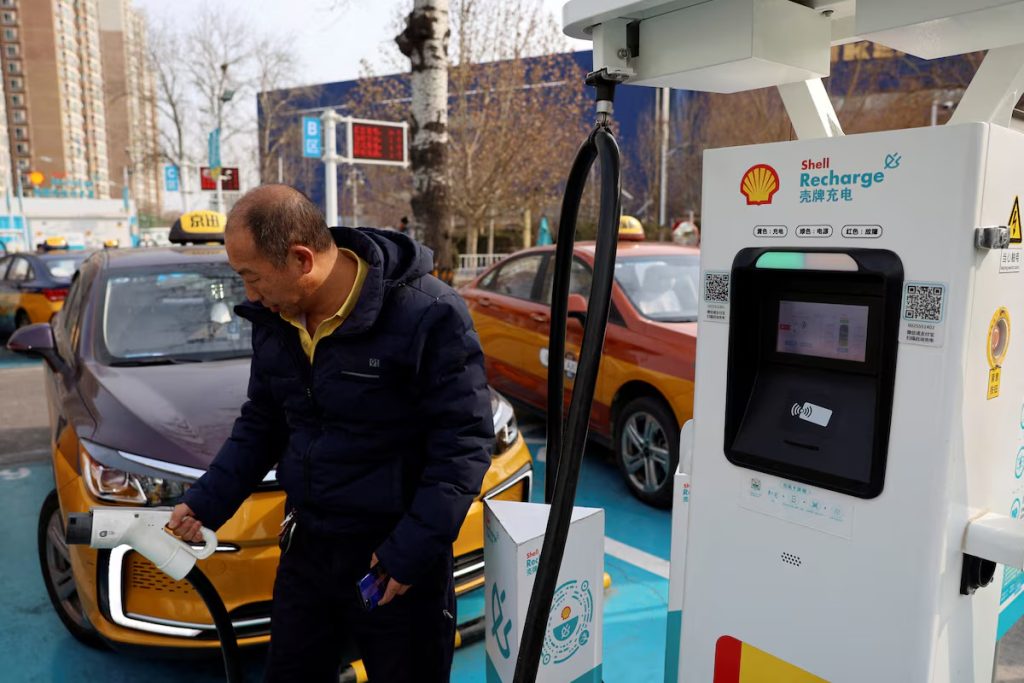 China leans on electric taxis to ease Hormuz oil shock China leans on electric taxis to ease Hormuz oil shock