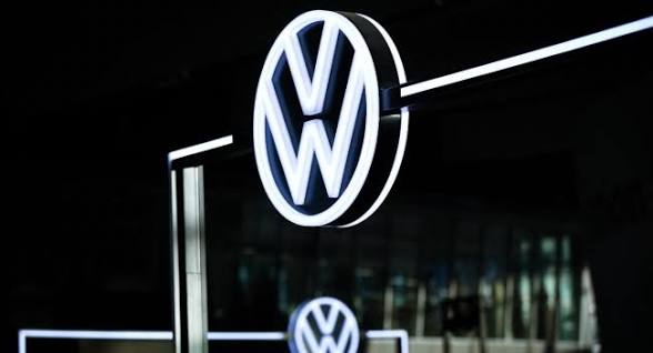 Volkswagen confirms plans to cut up to 100,000 jobs worldwide Volkswagen confirms plans to cut up to 100,000 jobs worldwide